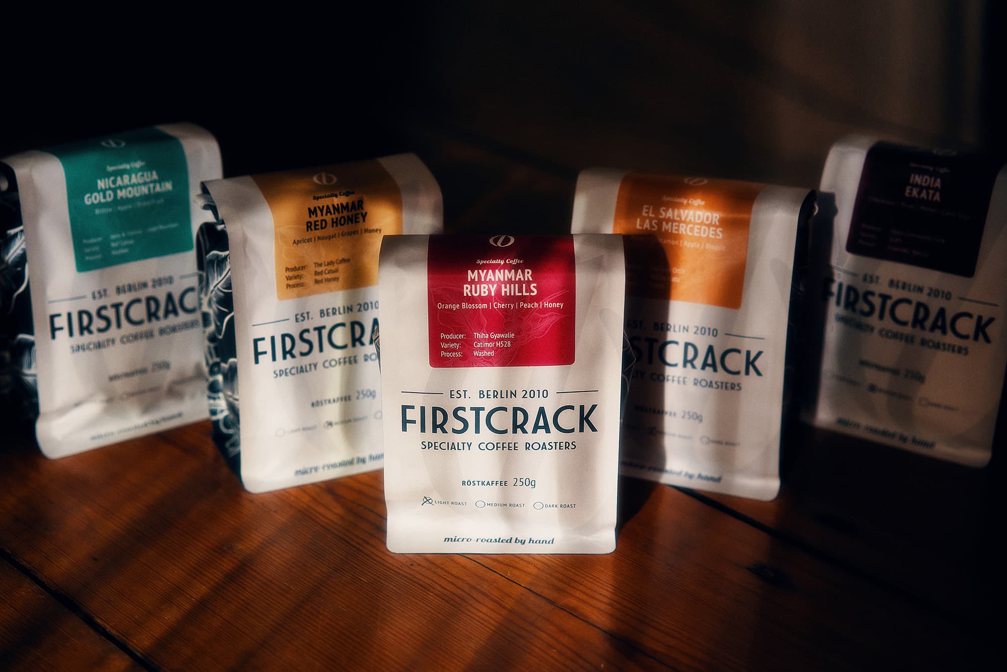 FIRSTCRACK Roasters & Café Pakolat