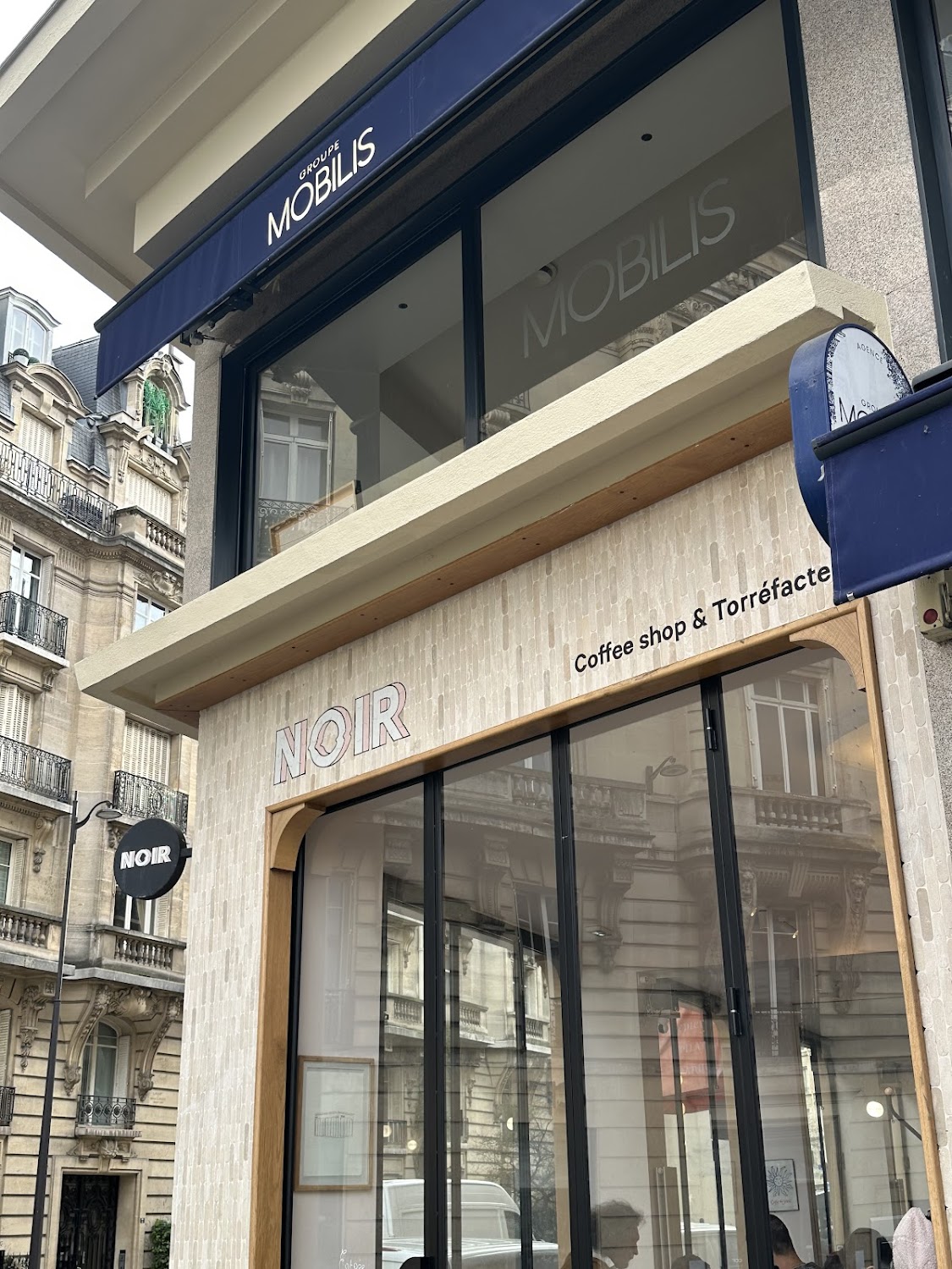Noir – Rue de Passy